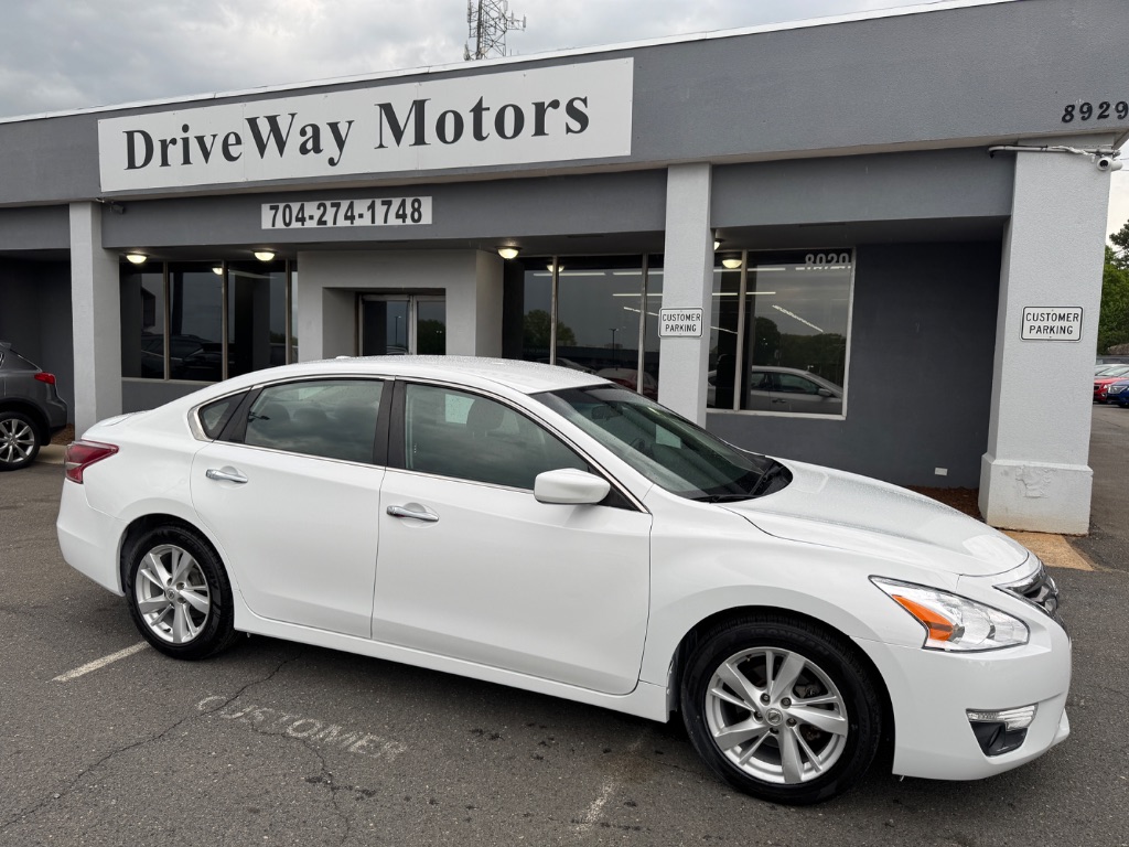 2015 Nissan Altima SV's photo