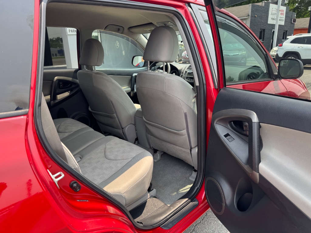 2010 Toyota RAV4 Base - Photo 8