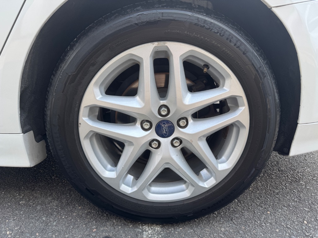 2016 Ford Fusion SE - Photo 11