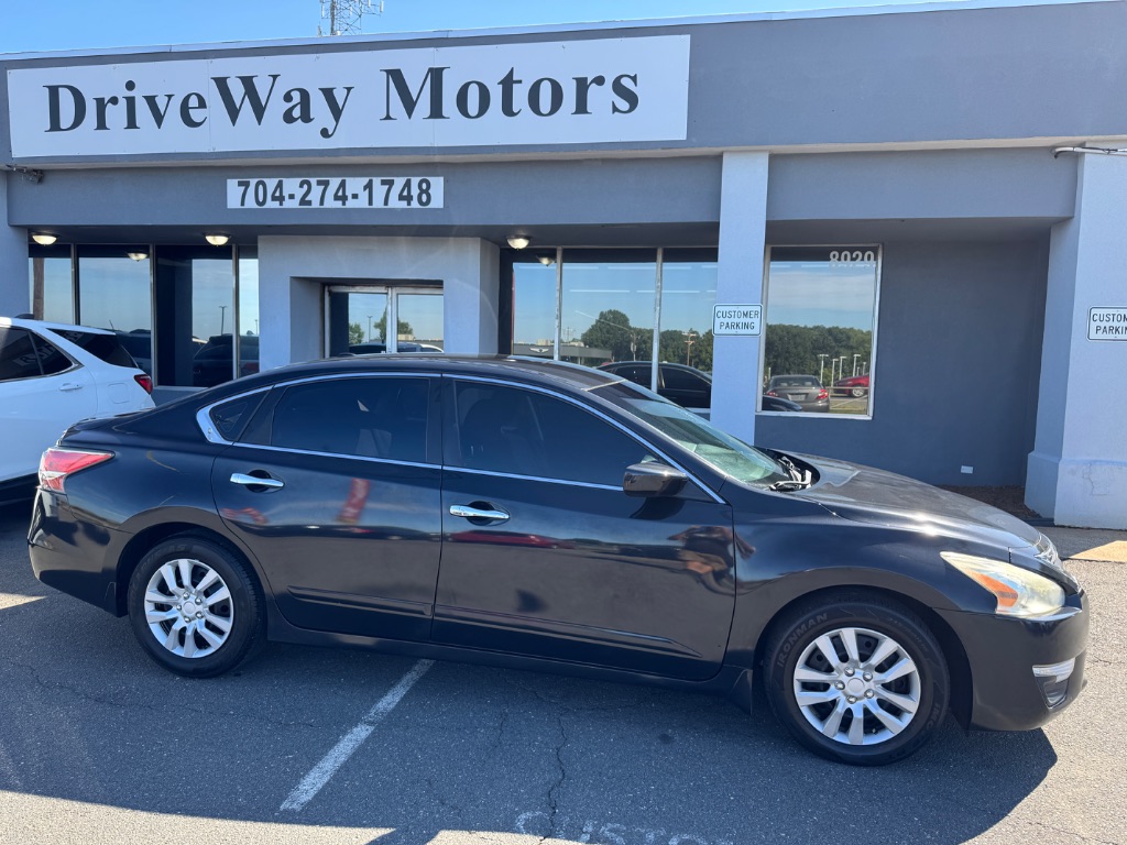 2015 Nissan Altima S's photo