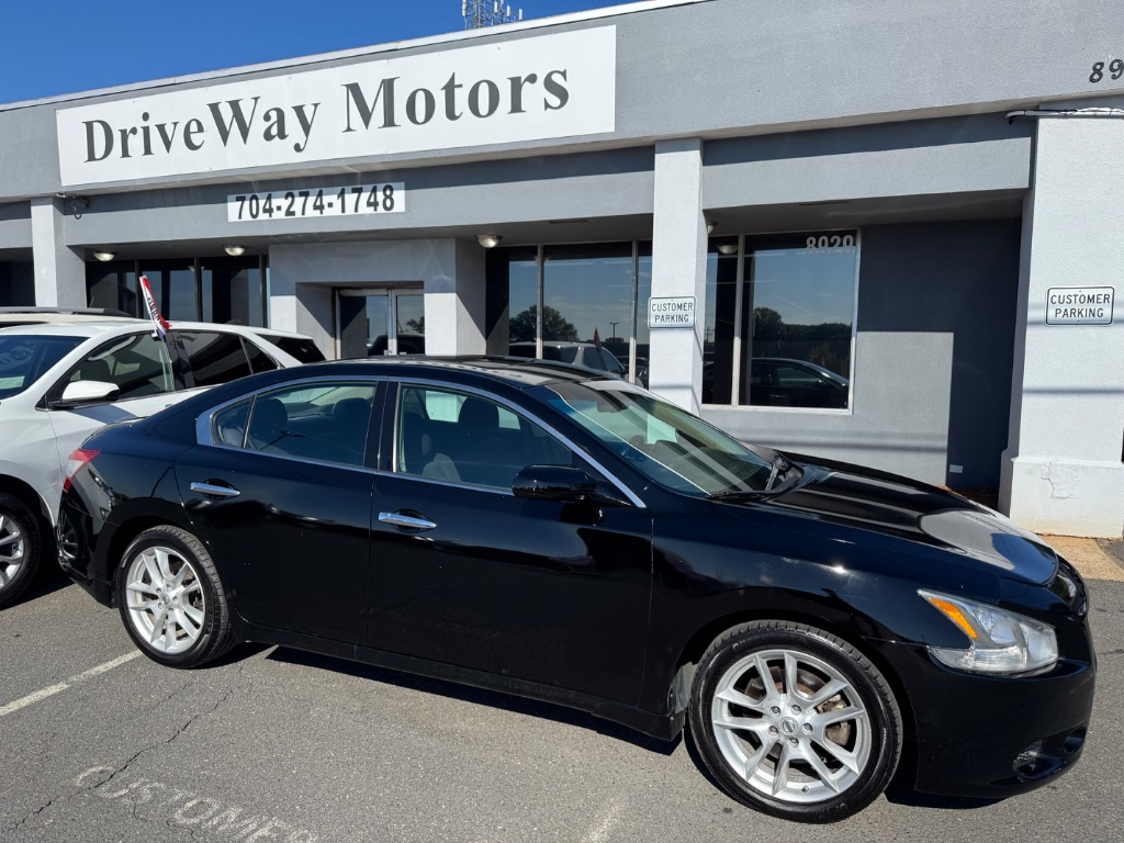 2011 Nissan Maxima S's photo