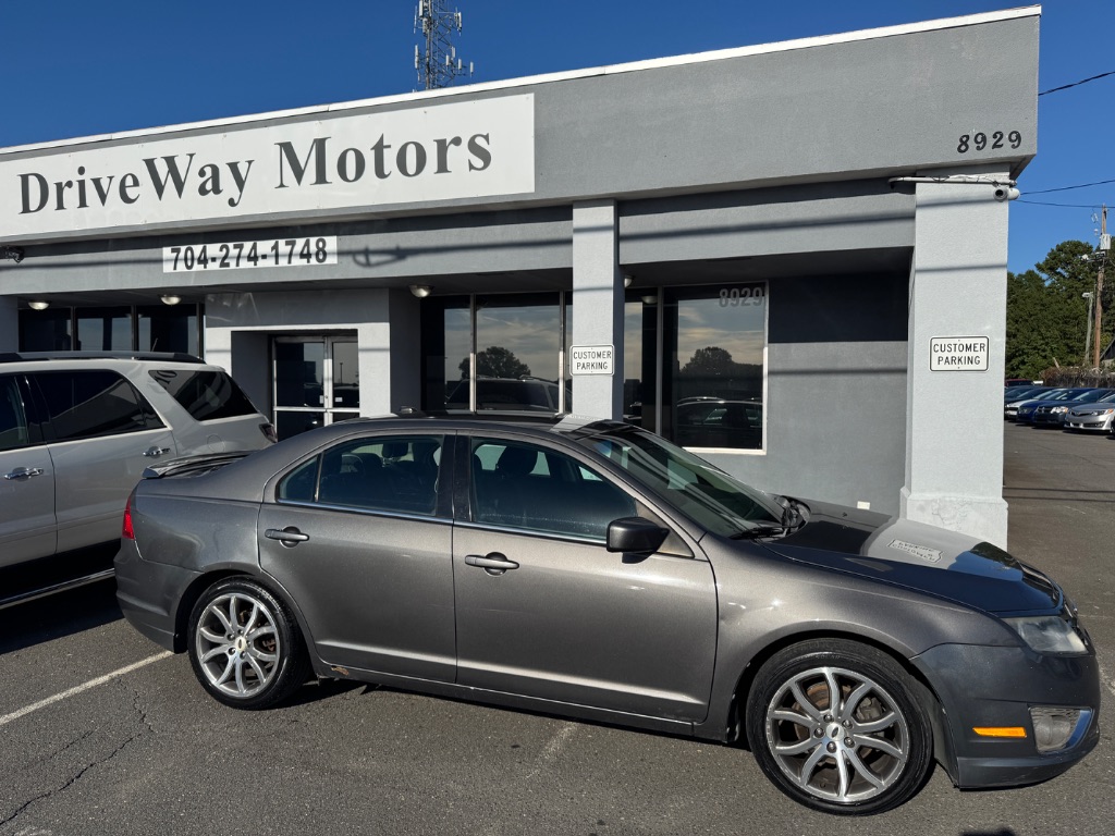 2012 Ford Fusion SE's photo